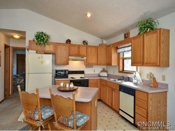 190 SKYWAY DRIVE - Photo 5