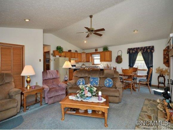 190 SKYWAY DRIVE - Photo 7