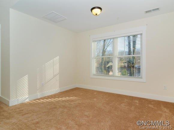 8 Roselyn Way - Photo 16
