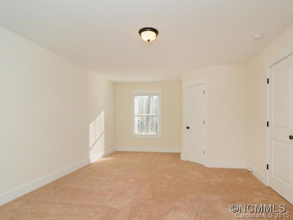 8 Roselyn Way - Photo 18