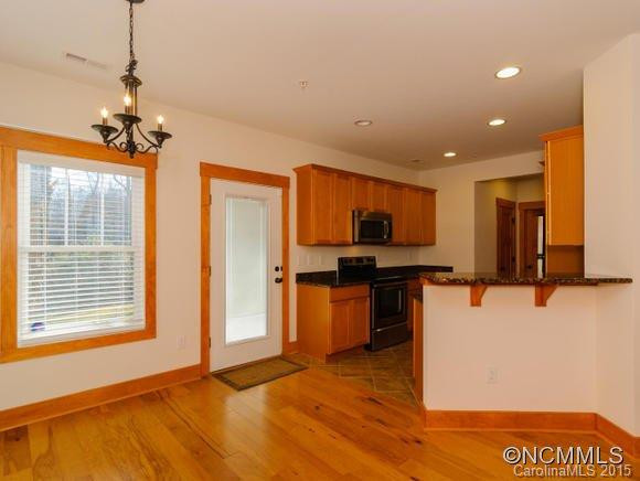 8 Roselyn Way - Photo 4