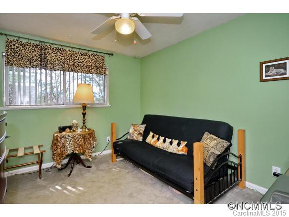 16 Mayflower Dr. - Photo 11