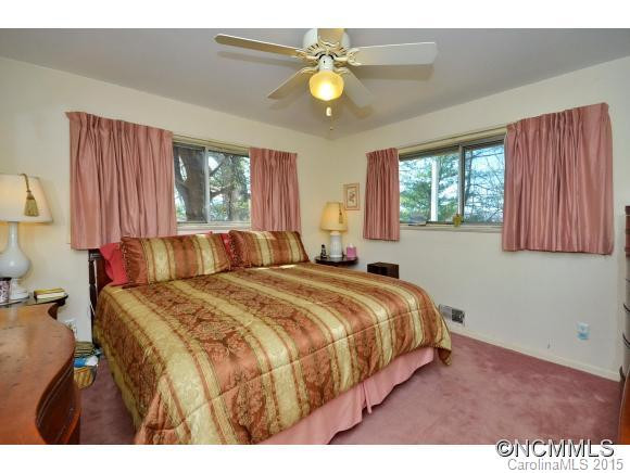 16 Mayflower Dr. - Photo 12