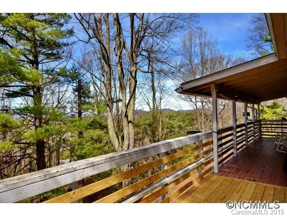 16 Mayflower Dr. - Photo 3