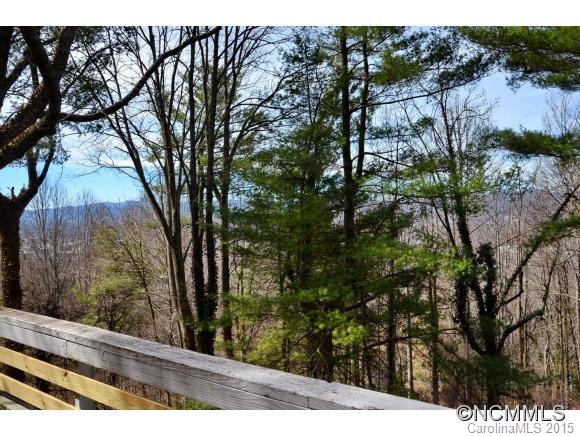 16 Mayflower Dr. - Photo 4