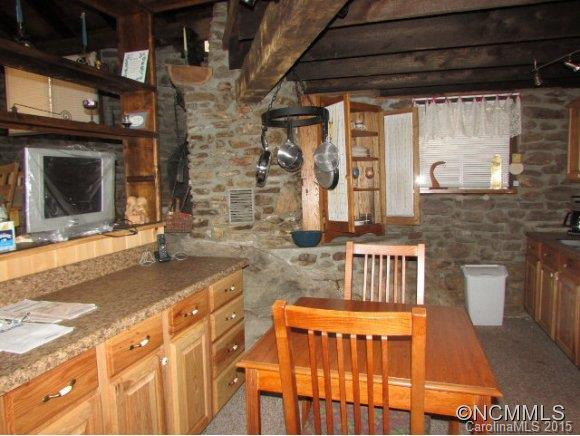 182 Mountain Farm Road - Photo 8