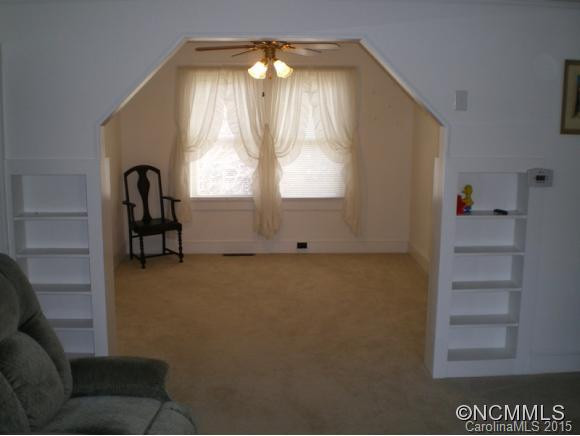 301 Carolina Avenue - Photo 3