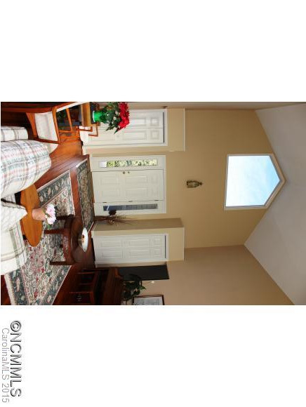 106 Broadmoor Drive - Photo 2