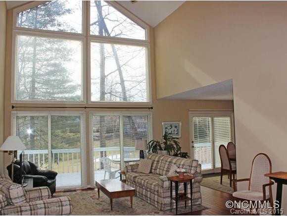 106 Broadmoor Drive - Photo 3