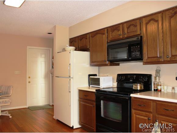 106 Broadmoor Drive - Photo 6
