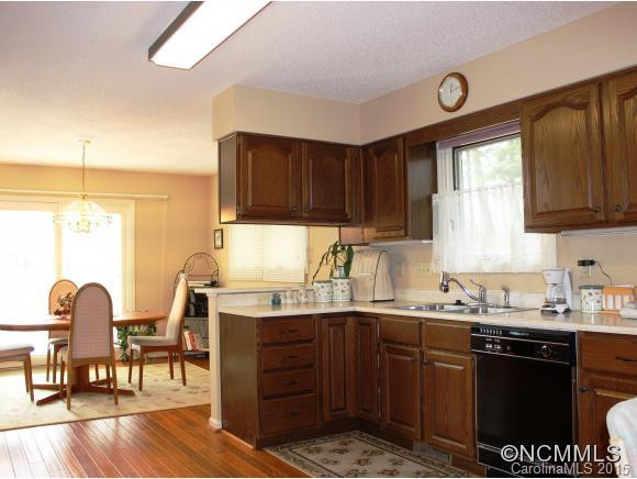 106 Broadmoor Drive - Photo 7