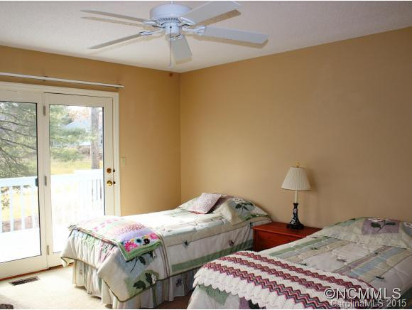 106 Broadmoor Drive - Photo 9