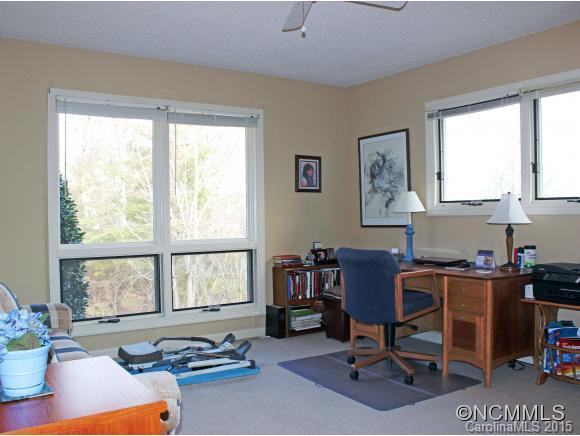 106 Broadmoor Drive - Photo 10