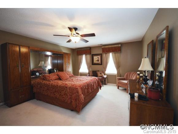 29 Whispering Oak Ct. - Photo 15