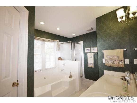 29 Whispering Oak Ct. - Photo 16