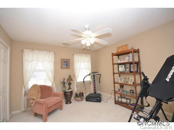 29 Whispering Oak Ct. - Photo 17