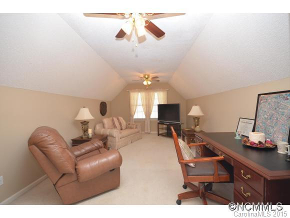 29 Whispering Oak Ct. - Photo 20