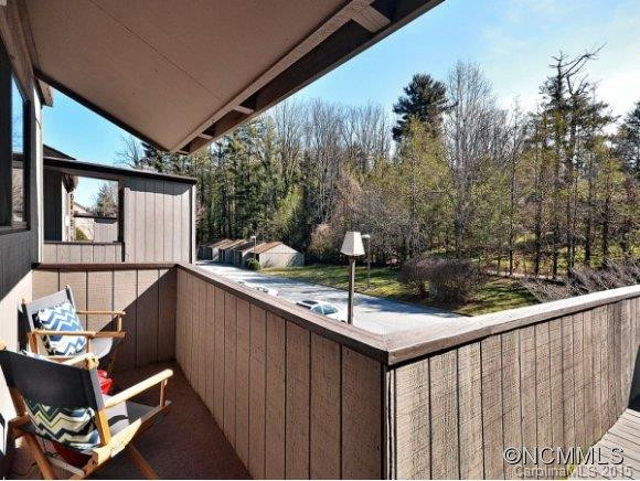 13 LAKEMOOR LANE - Photo 2