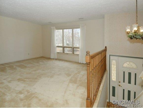 291 Foxhall Road - Photo 3