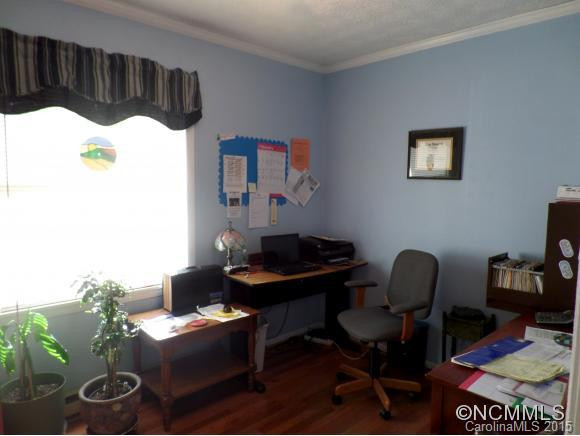 907 Montreat Road - Photo 11
