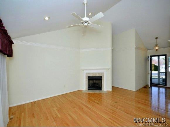 202 CHARLESTOWN DRIVE - Photo 2