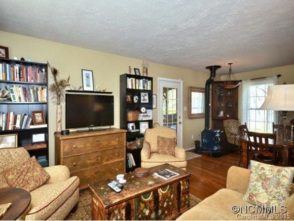 4 Lynn Cove Road - Photo 2