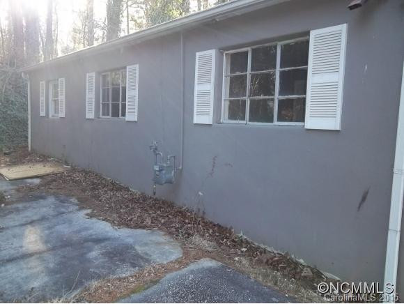 1741 Meadowbrook Terrace - Photo 16