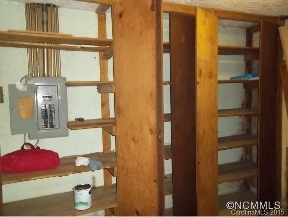 1741 Meadowbrook Terrace - Photo 10