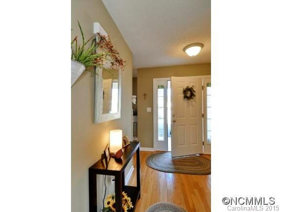 31 Danbury Lane - Photo 2
