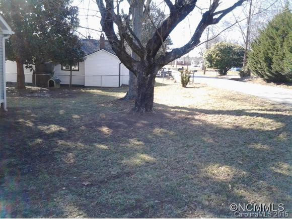 135 Hollywood St. - Photo 3