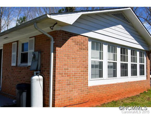 252 Westwood Chateau - Photo 2