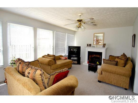 252 Westwood Chateau - Photo 6