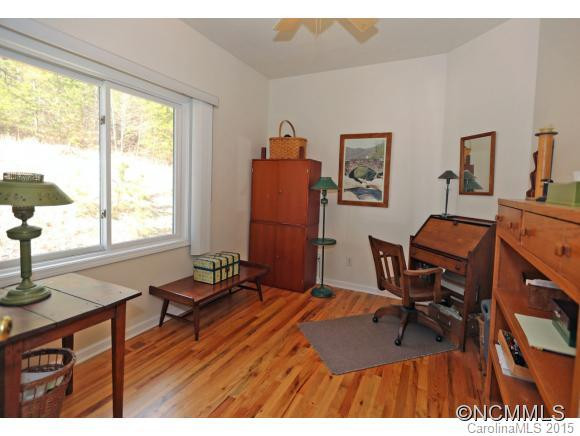 15 Yellowwood Road - Photo 10