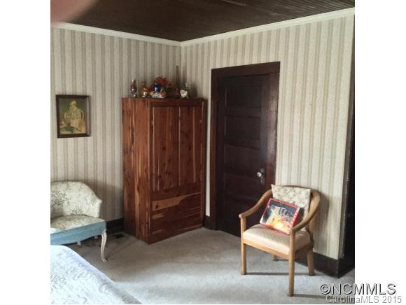 104 E Connally - Photo 3