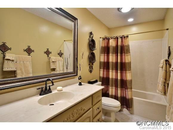 124 Deerlake Drive - Photo 12