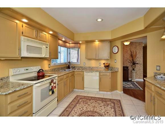 124 Deerlake Drive - Photo 7