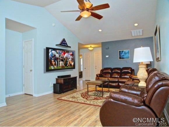 172 CHESHIRE WAY - Photo 4