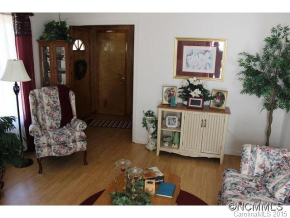 384 Dee Silvers Lane - Photo 2