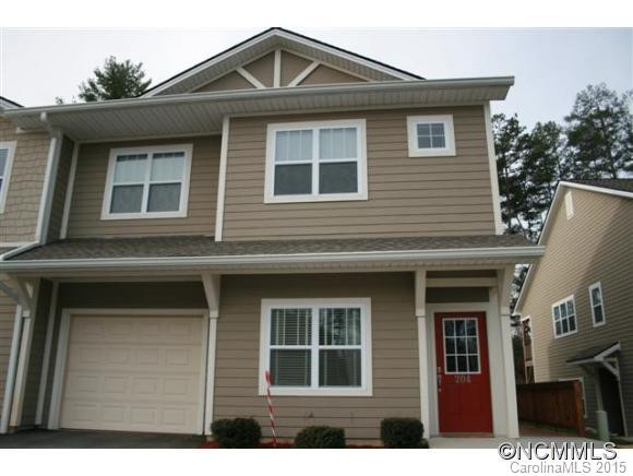 40 Fox Den Drive #203