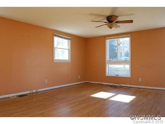 138 Fairview Ave. - Photo 5