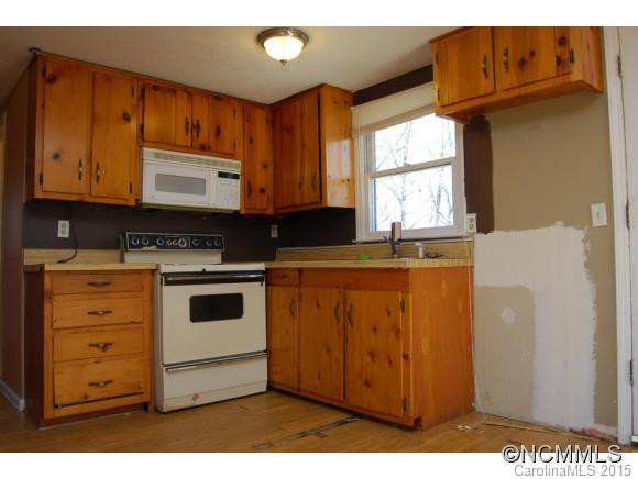 138 Fairview Ave. - Photo 6