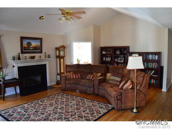 50 Sierra Dr - Photo 3