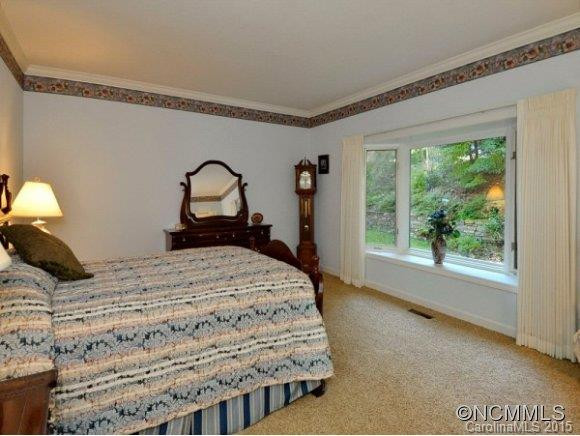 405 CLAREMONT DRIVE - Photo 8