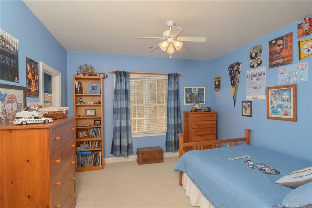 135 Schenck Parkway - Photo 13