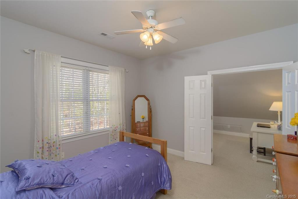 135 Schenck Parkway - Photo 16