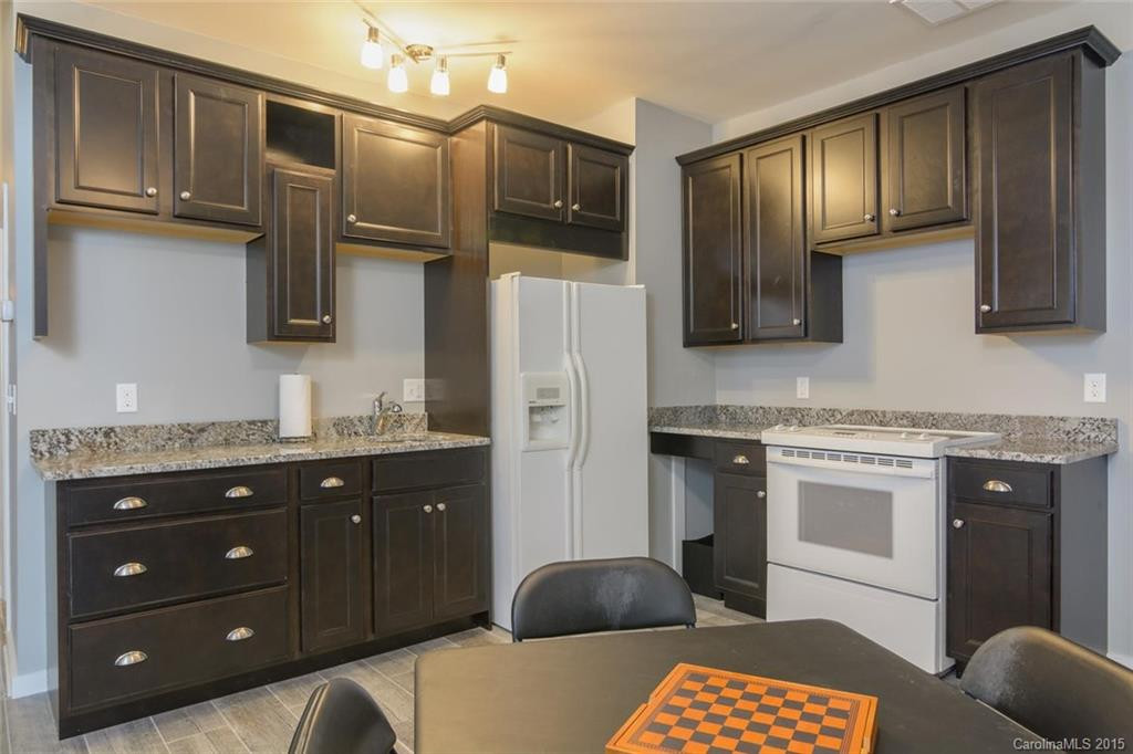 135 Schenck Parkway - Photo 19