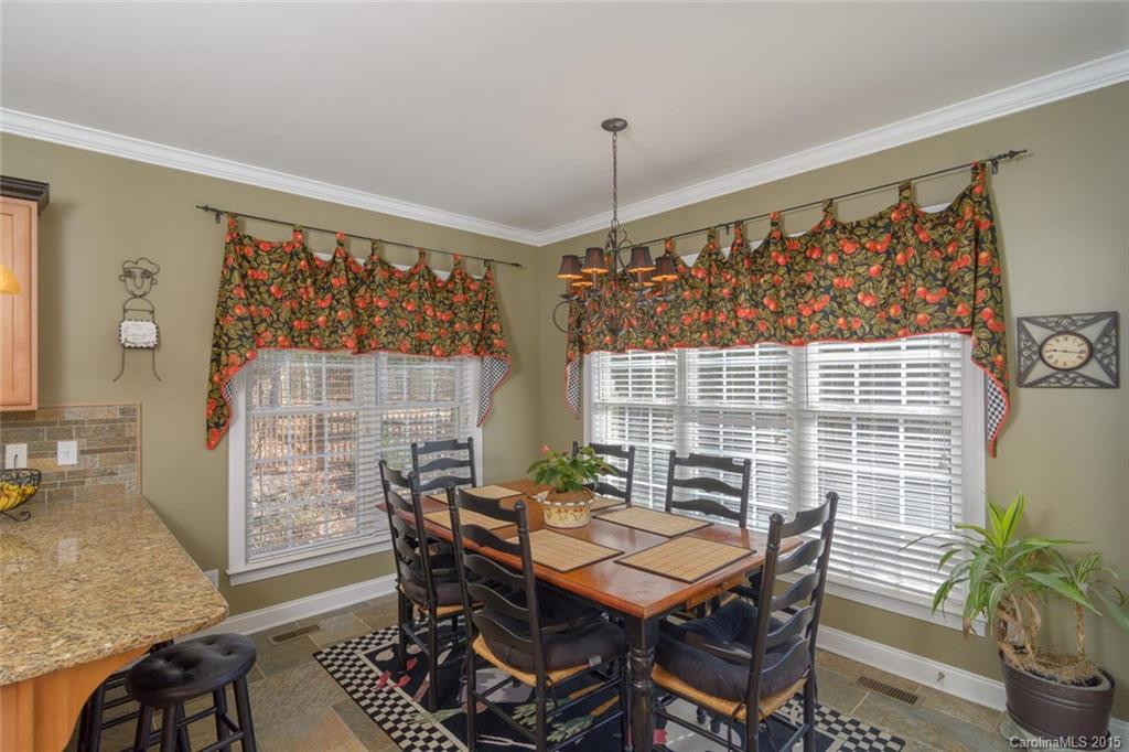 135 Schenck Parkway - Photo 4