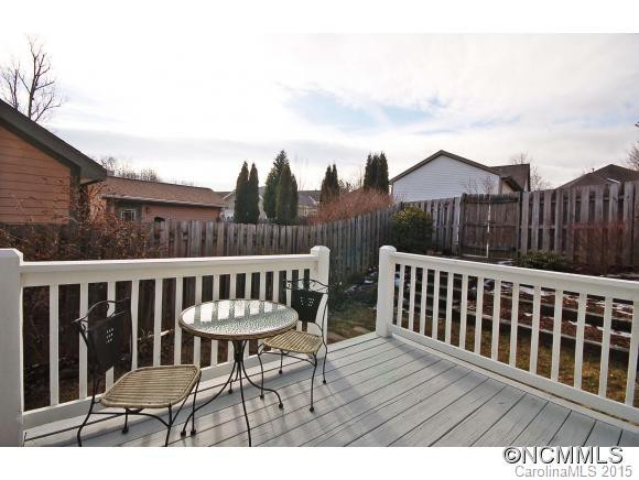 110 Village Greenway - Photo 4