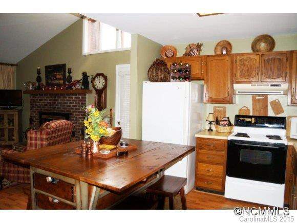 552 Summit Drive - Photo 6