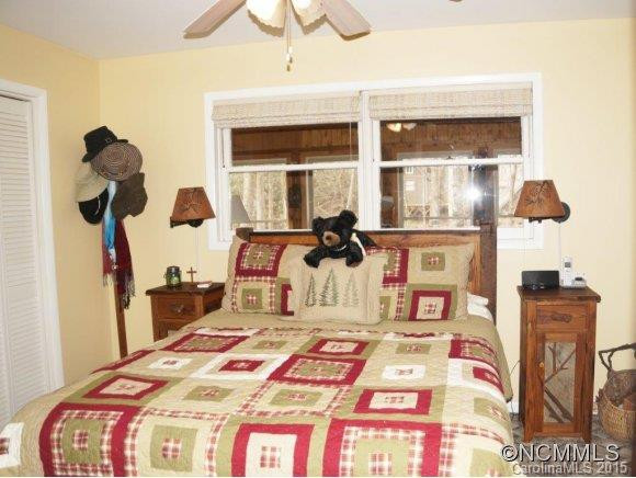 552 Summit Drive - Photo 7